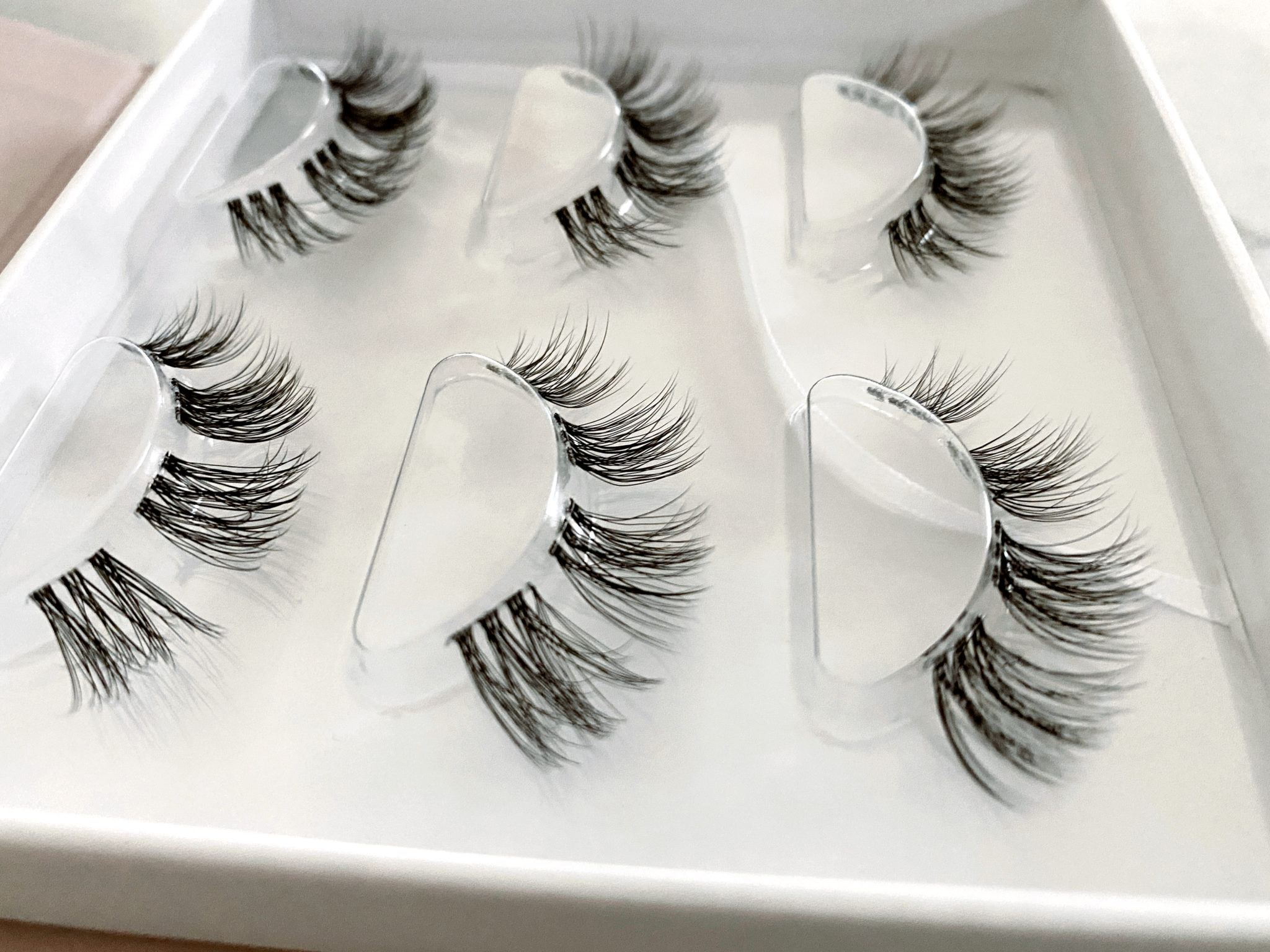 FLUTTER HABIT LASH REVIEW - Lauren Erro