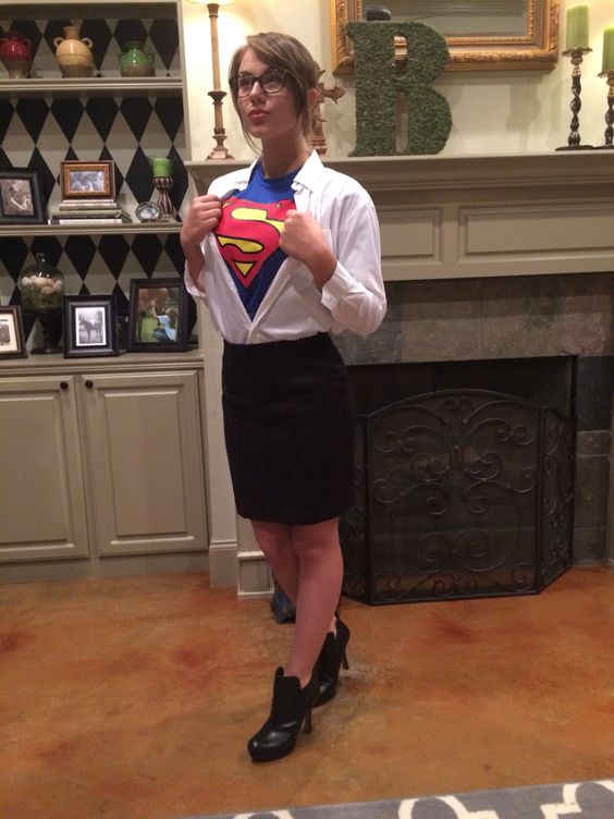 DIY Superman / Superwoman Halloween costume idea