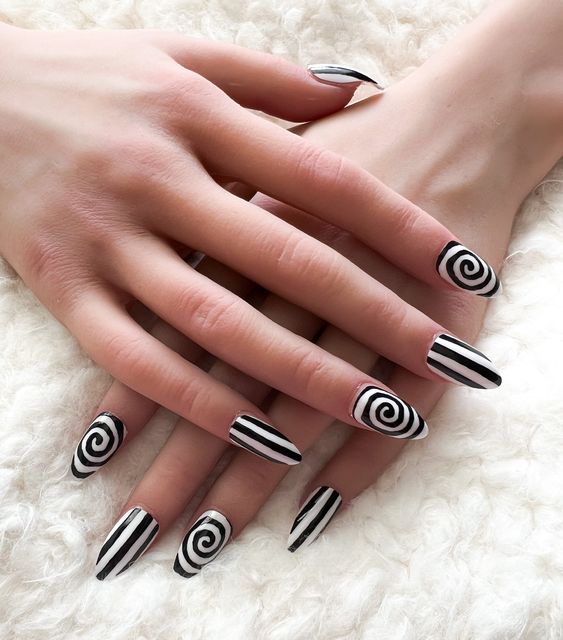 Black Halloween Nail Ideas