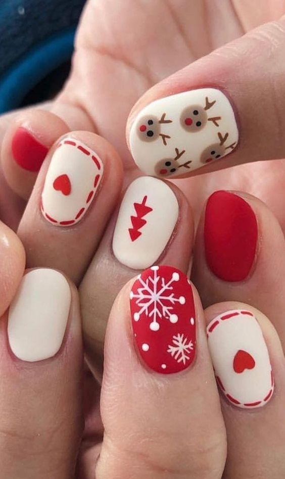 Short Christmas Nail Ideas