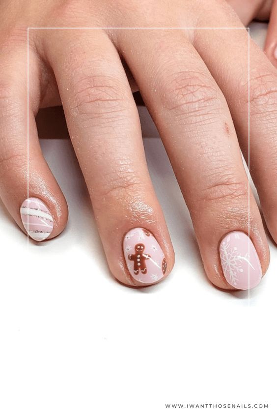 Short Christmas Nail Ideas