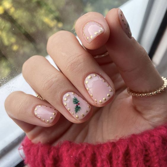 Short Christmas Nail Ideas