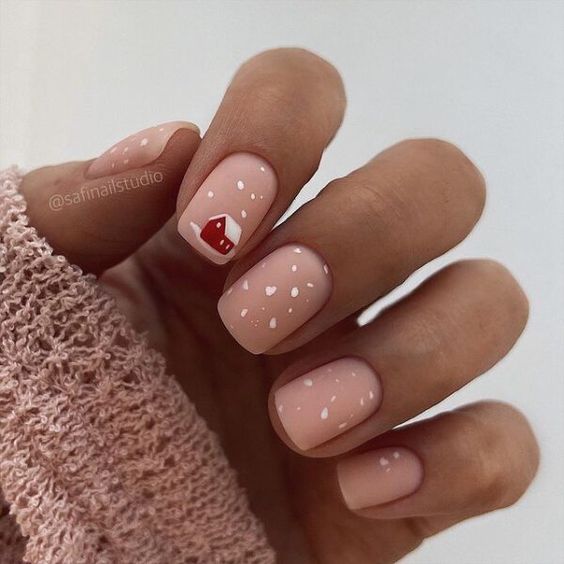 Short Christmas Nail Ideas