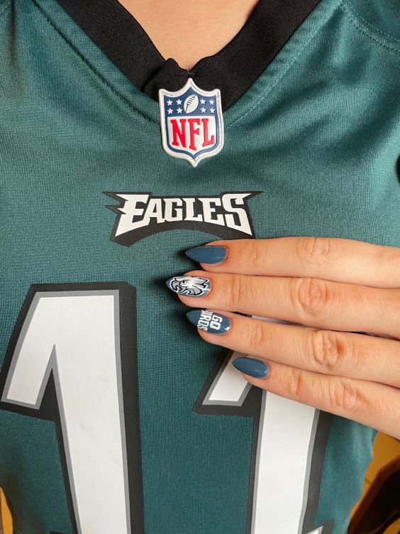 Game Day Nail Ideas