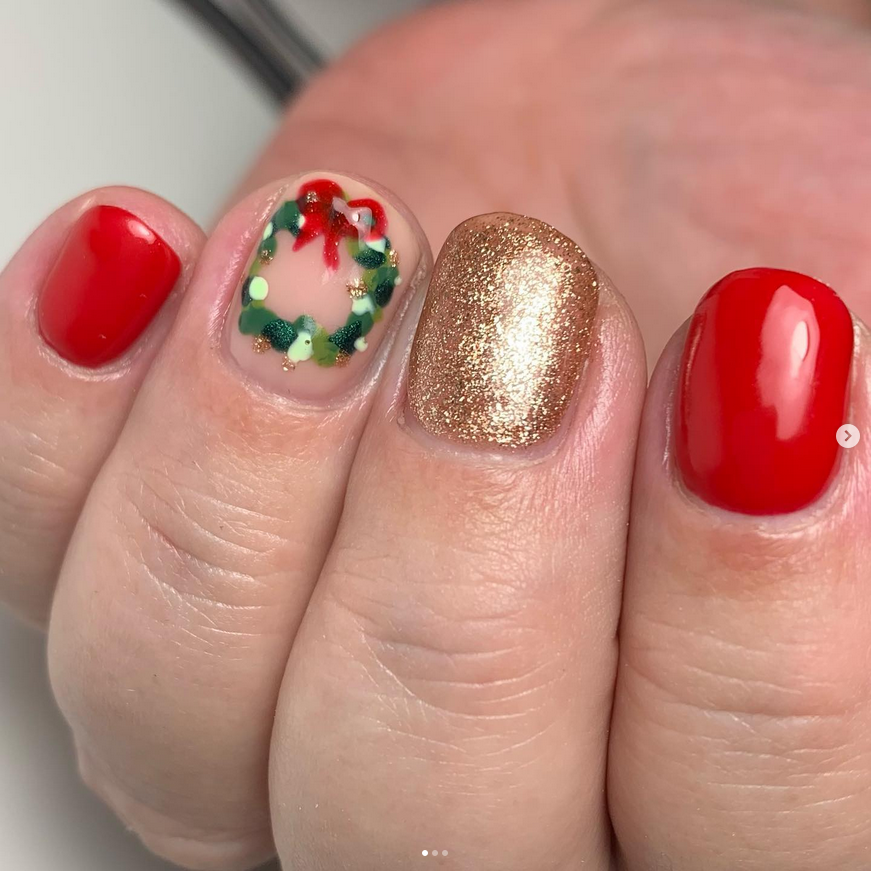 Short Christmas Nail Ideas