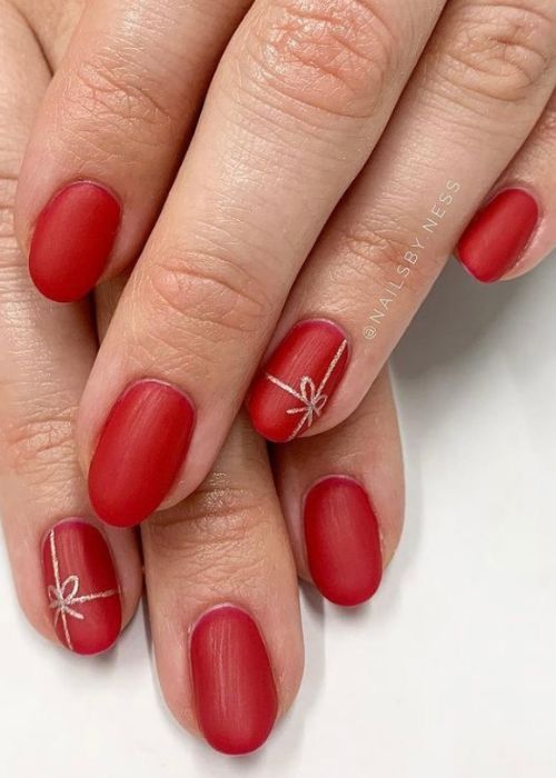 Short Christmas Nail Ideas