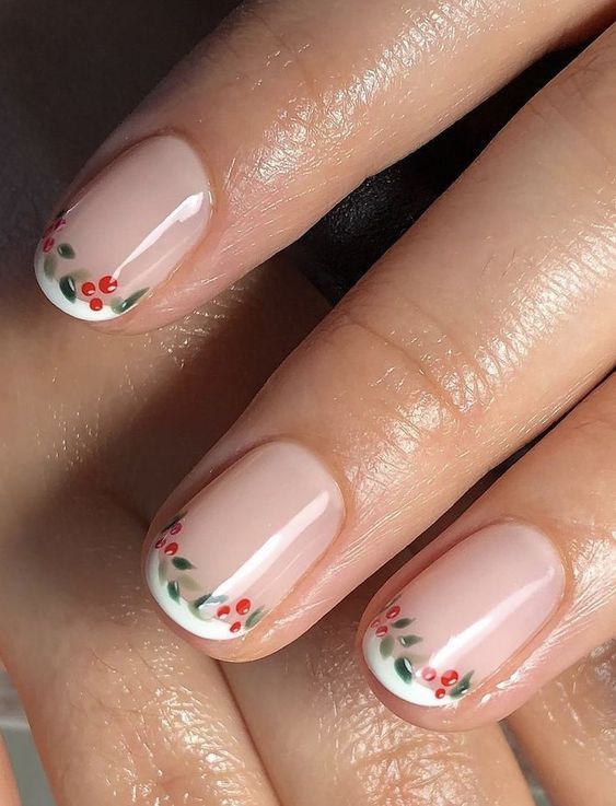 Short Christmas Nail Ideas