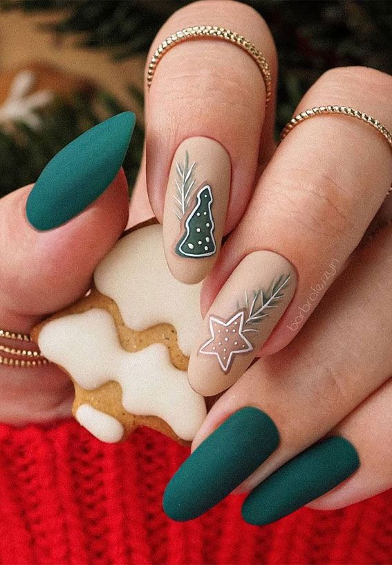 Short Christmas Nail Ideas