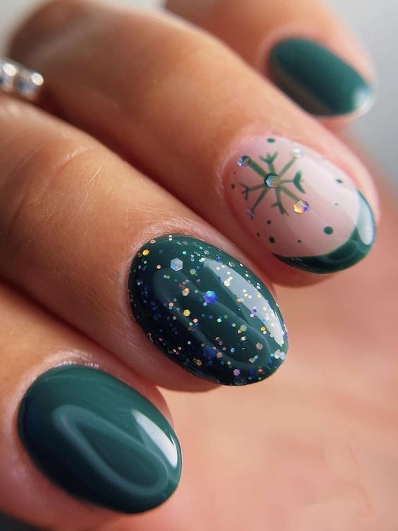 Snowflake Nail Ideas